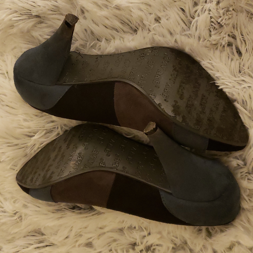 Pumps - Picture 4 of 5